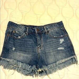 Vanilla Star Festival Short Denim Frayed Hem Shorts